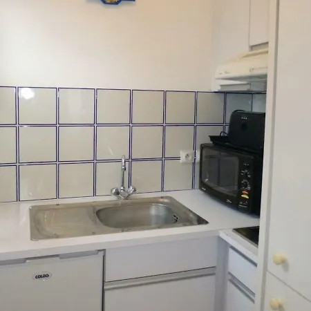 Les Fontaines Saint Leonard アパート オンフルール