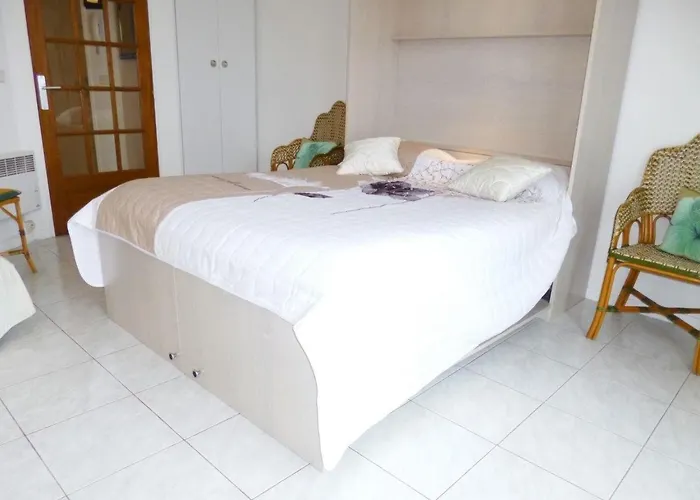 Les Fontaines Saint Leonard * أونفلور