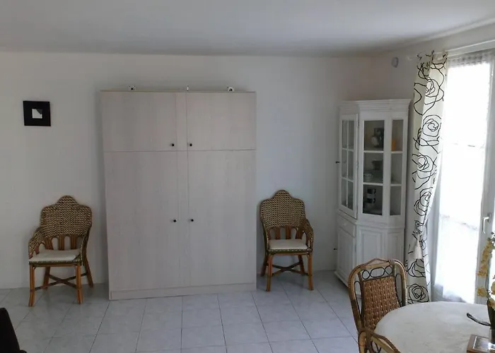 Les Fontaines Saint Leonard * أونفلور