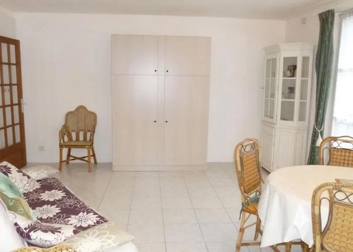 Les Fontaines Saint Leonard * أونفلور